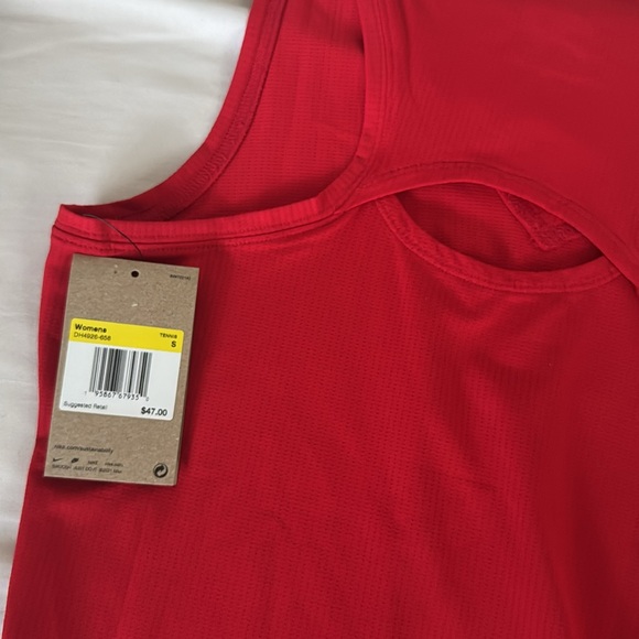 Red Nike Tank NWT - Picture 5 of 5